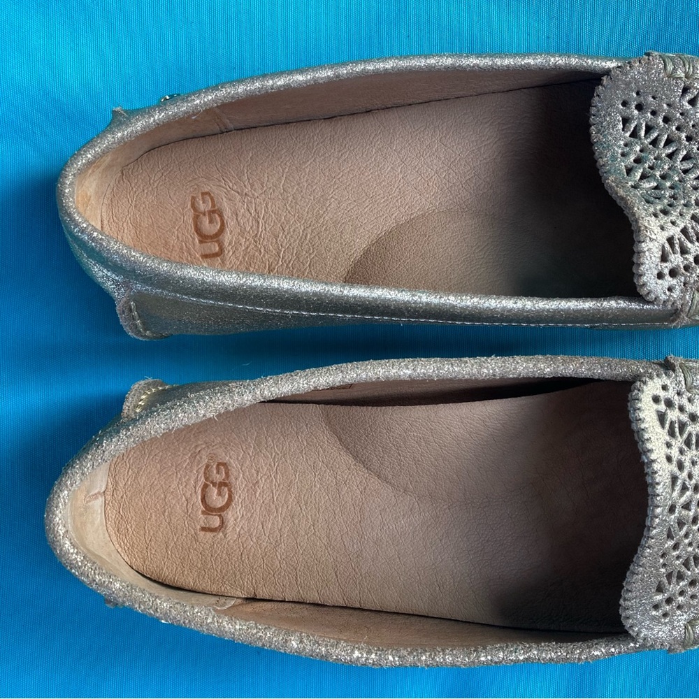 UGG Women's Clair Driver Loafer Metallic Gold Leather Size 7.5 Shoes - Picture 6 of 15